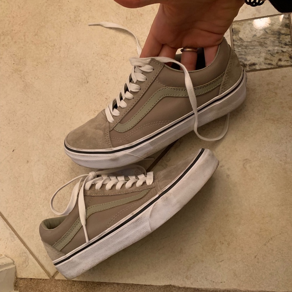 Size 7 low  vans